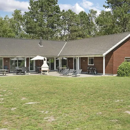 Hughe - 300m From The Sea By Interhome